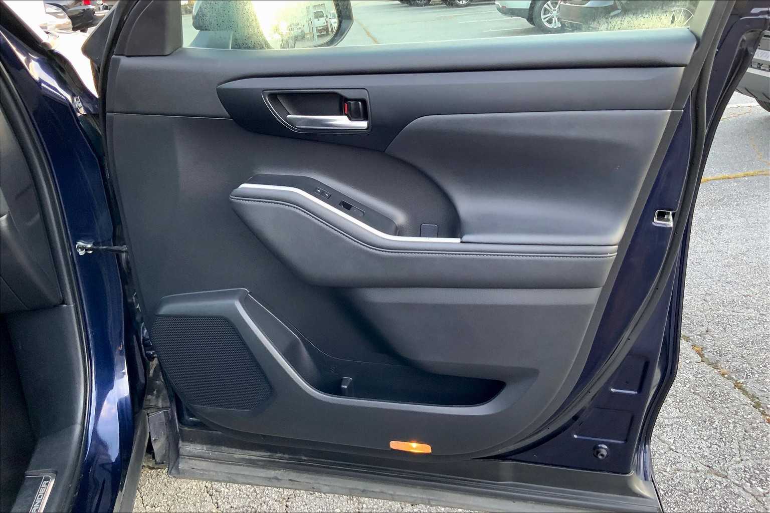 2023 Toyota Highlander XLE photo 21