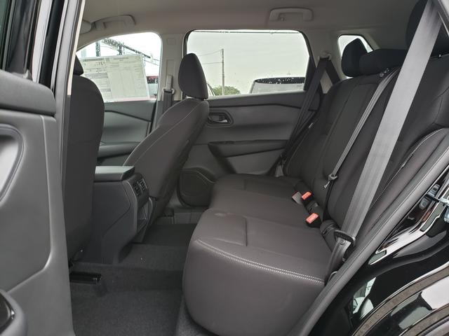2025 Nissan Rogue S photo 12