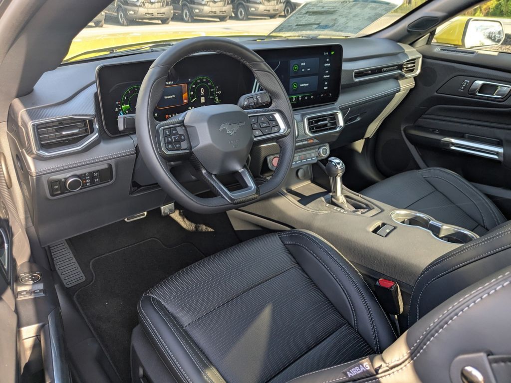 2025 Ford Mustang EcoBoost Premium photo 16