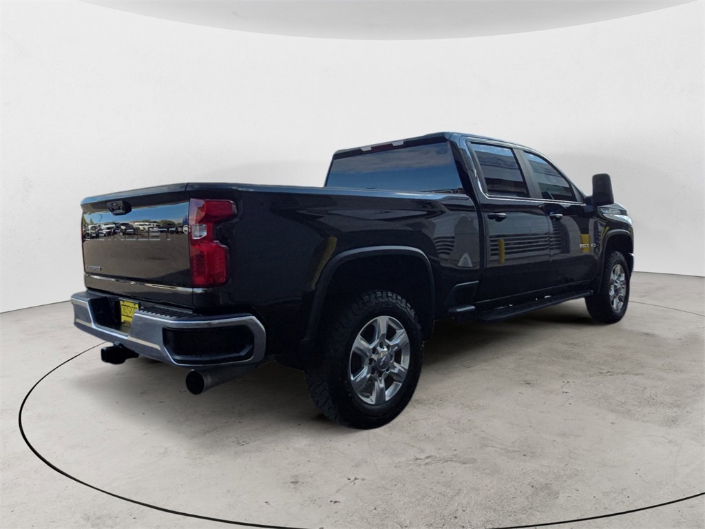 2022 Chevrolet Silverado 2500HD LT photo 3