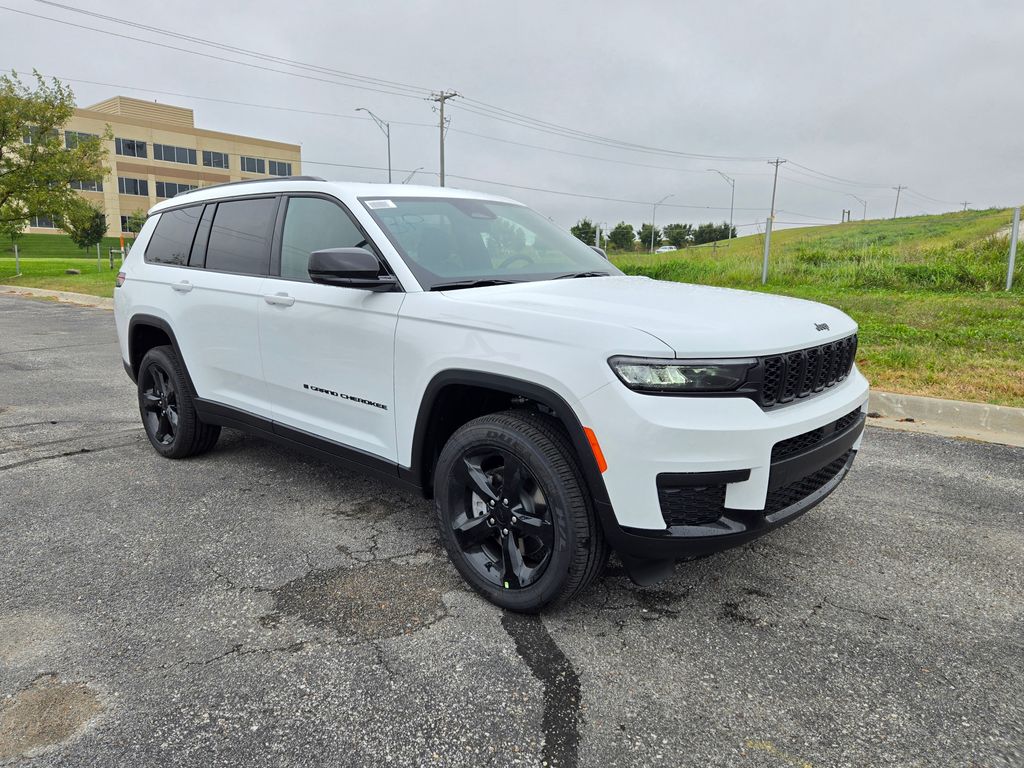2025 Jeep Grand Cherokee L Altitude's photo