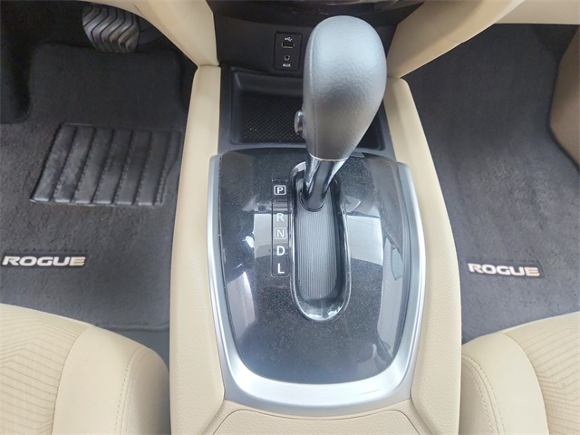 2016 Nissan Rogue SV photo 23