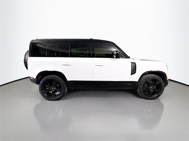 2025 Land Rover Defender 110 X-Dynamic SE photo 4