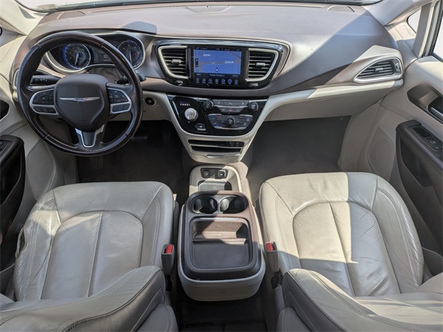 2017 Chrysler Pacifica Touring L photo 24