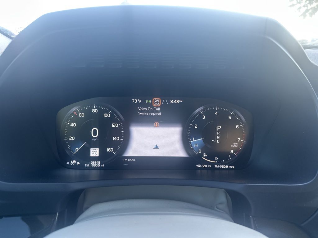 2018 Volvo XC90 T6 Momentum photo 3