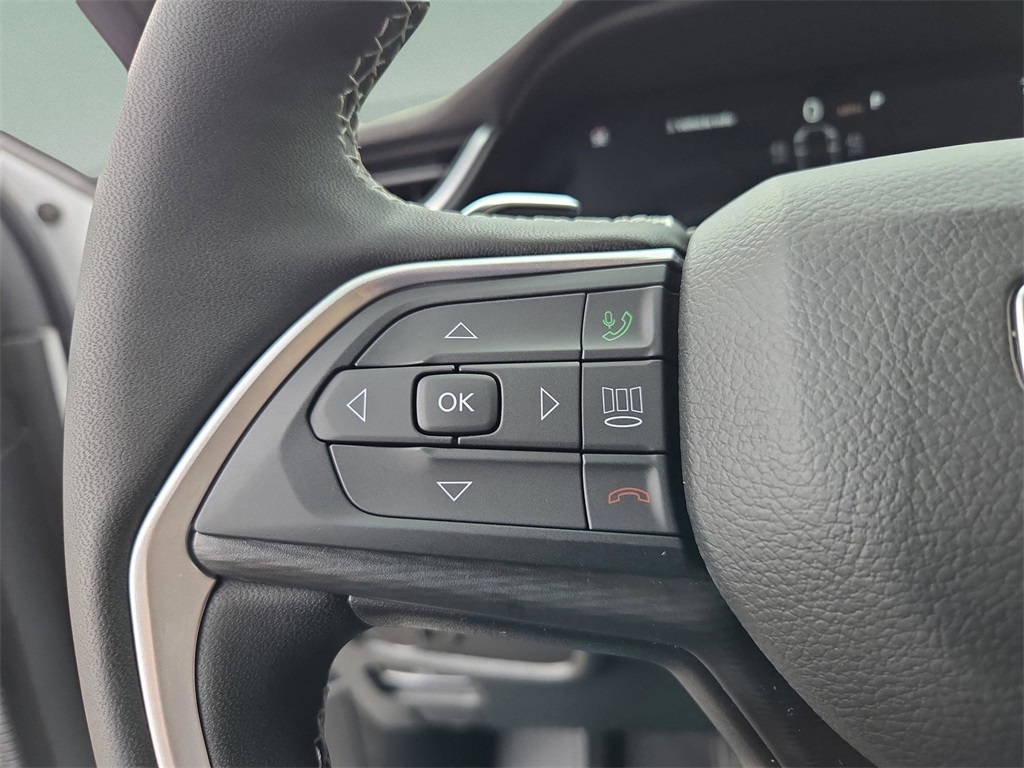 2025 Jeep Grand Cherokee Laredo photo 17