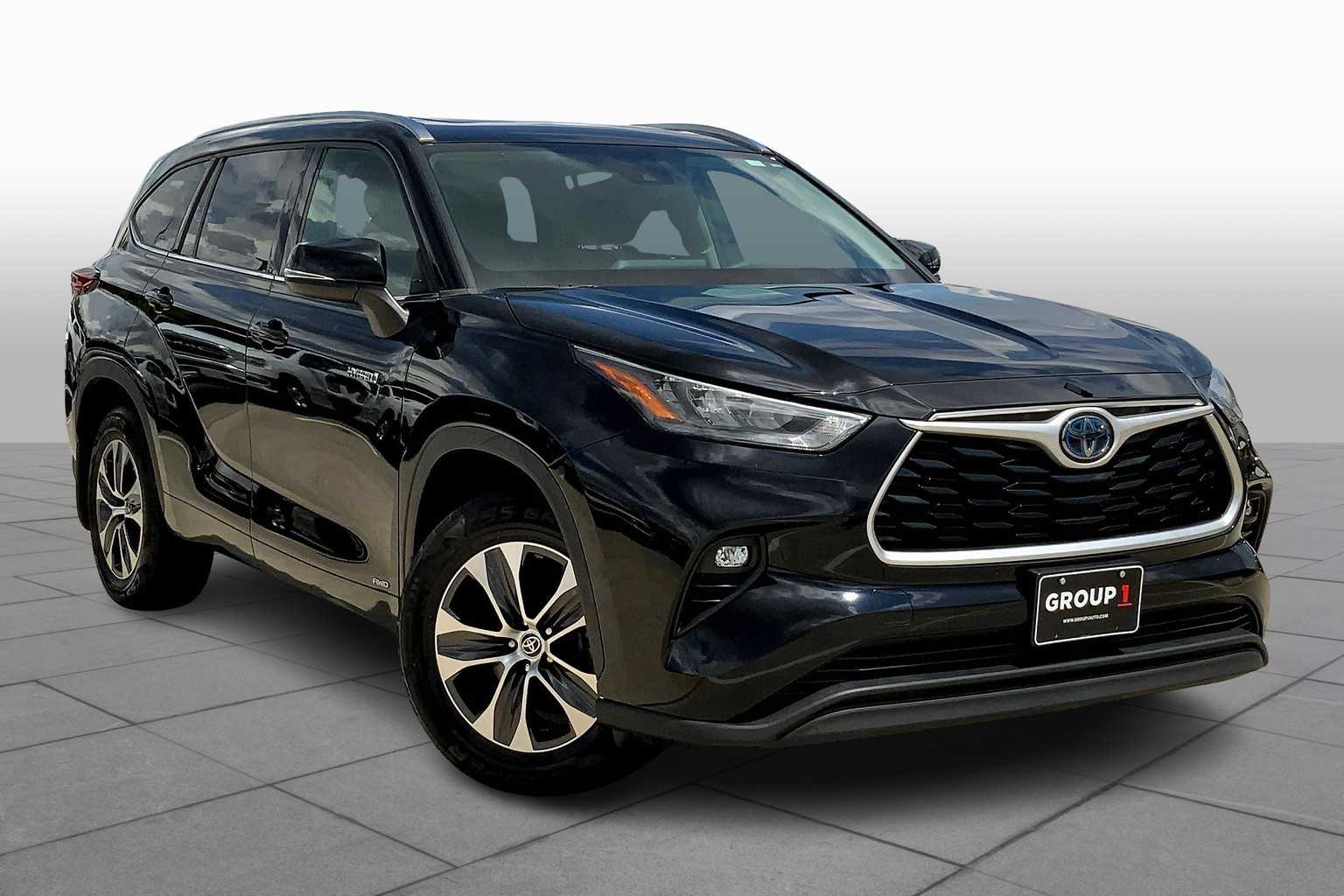 2020 Toyota Highlander Hybrid XLE photo 2