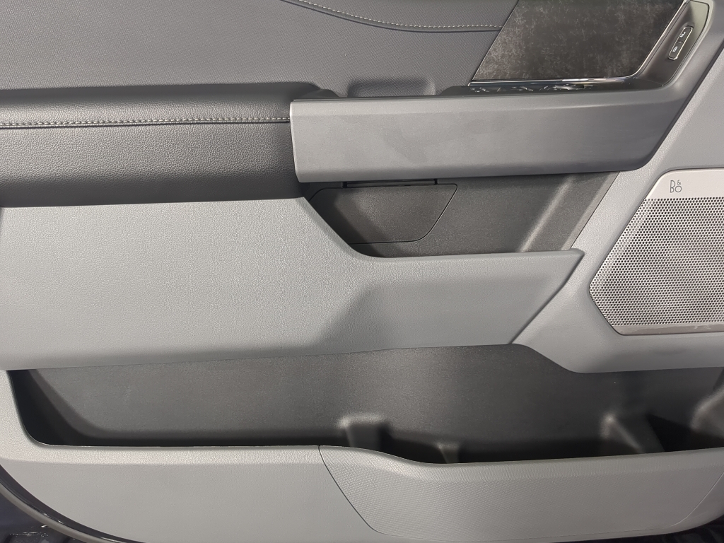 2024 Ford F-150 Lightning photo 10