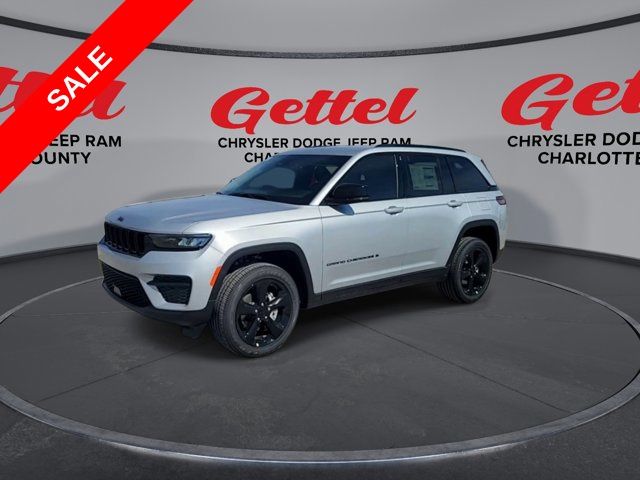 2025 Jeep Grand Cherokee Altitude photo 4