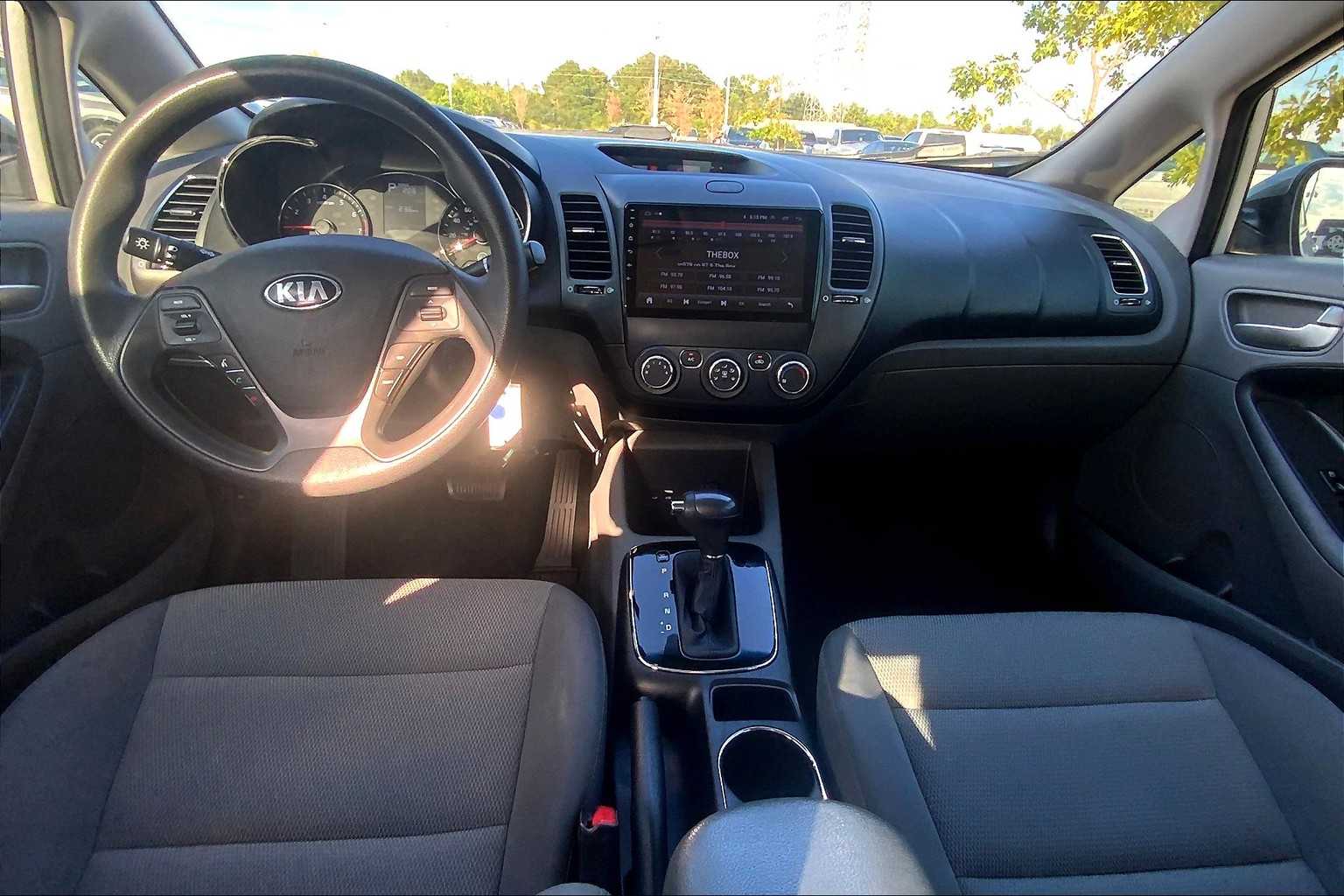 2017 Kia Forte LX Base photo 15
