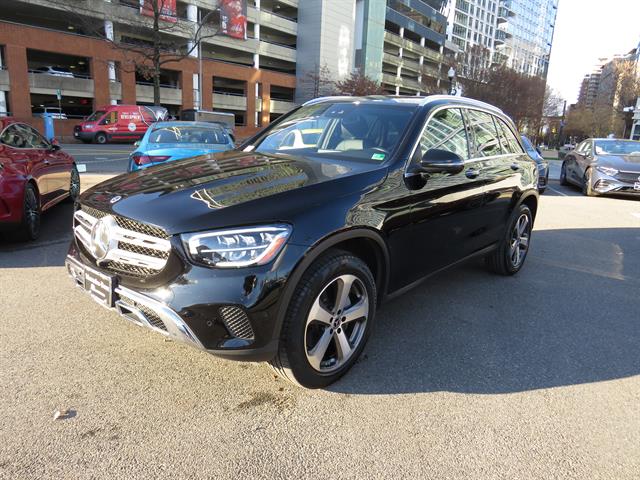 2022 Mercedes-Benz GLC GLC300's photo