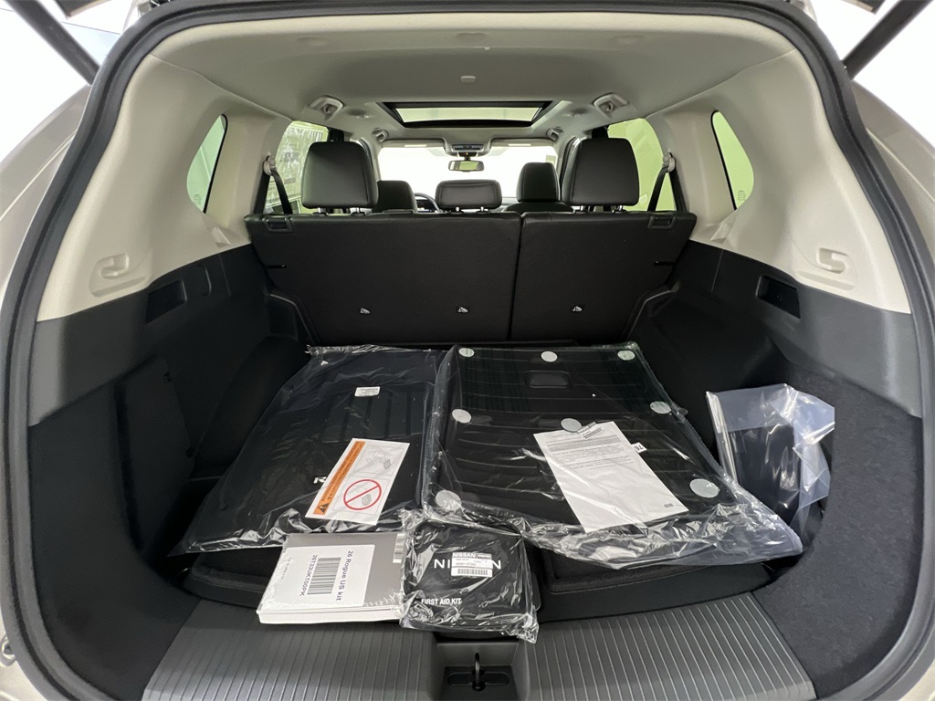 2026 Nissan Rogue Platinum photo 20