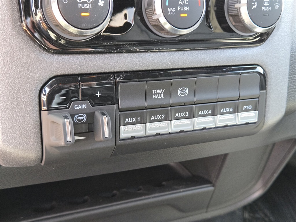 2025 Ram 3500 Tradesman photo 12