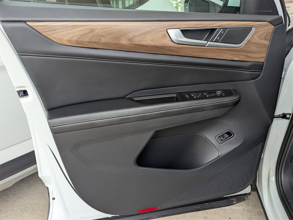 2024 Volkswagen Atlas SE Technology photo 16