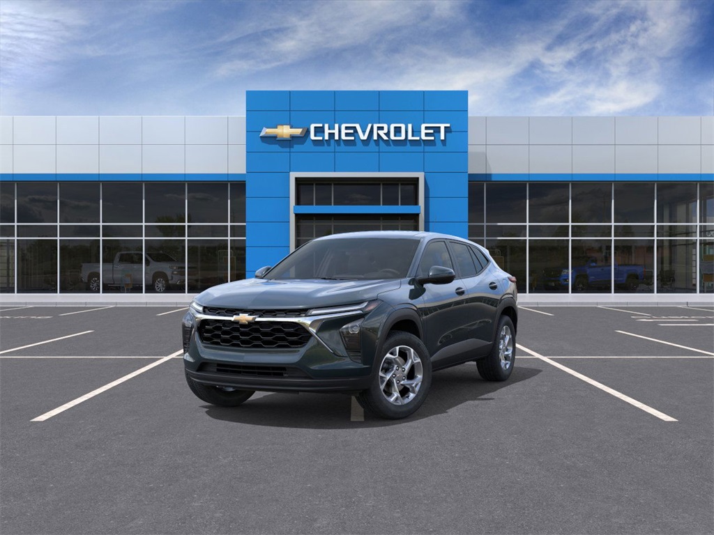 2025 Chevrolet Trax LS photo 3