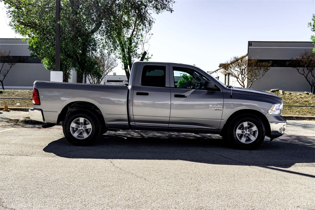 2024 Ram 1500 Classic SLT photo 4