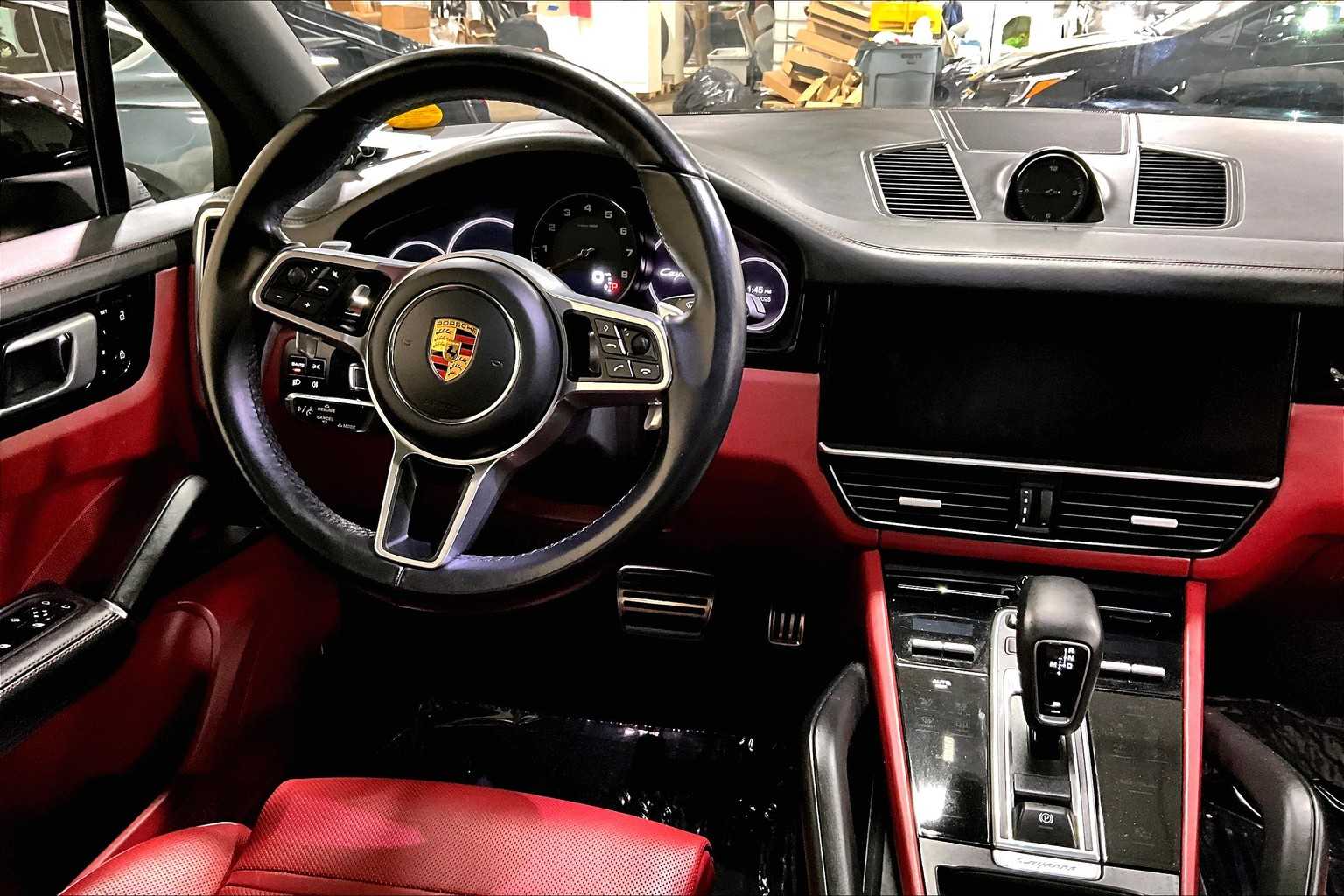 2021 Porsche Cayenne S photo 4