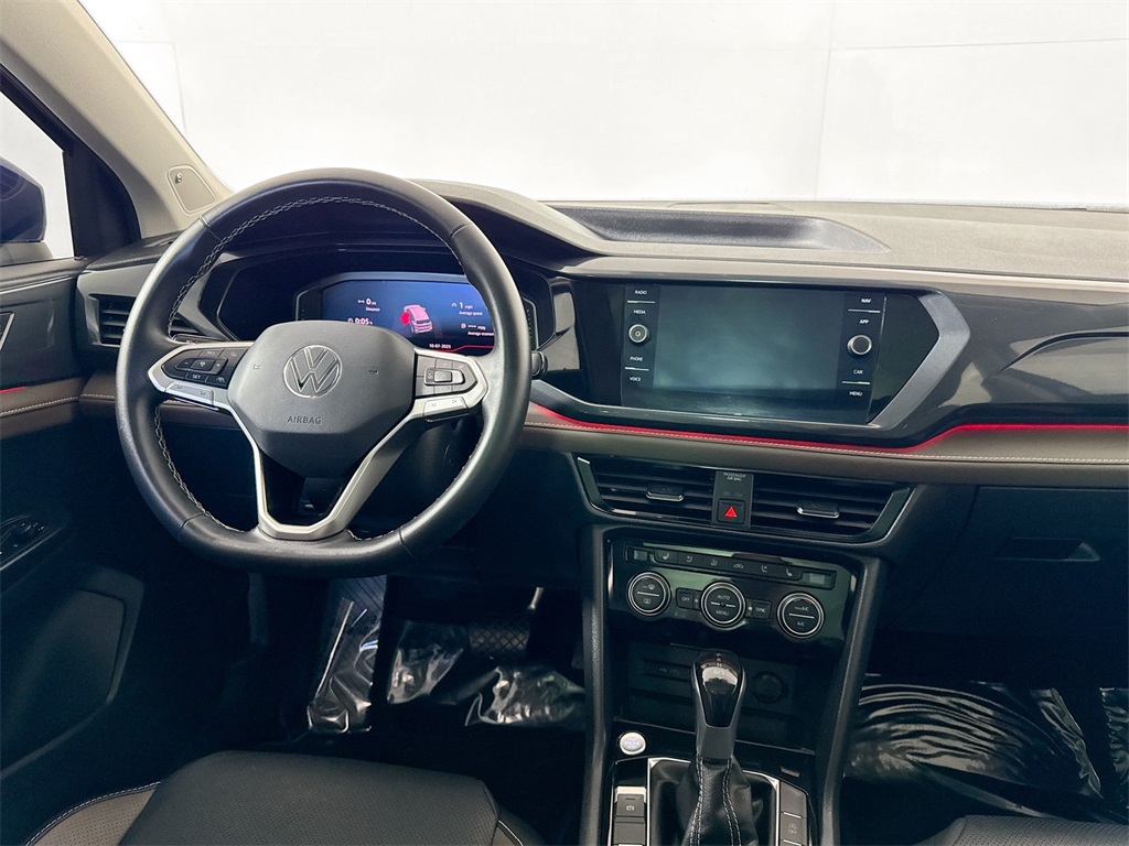 2024 Volkswagen Taos SEL photo 3