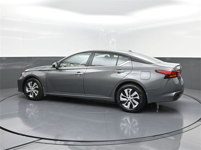 2025 Nissan Altima S photo 4