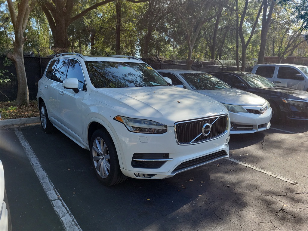 2016 Volvo XC90 Momentum's photo