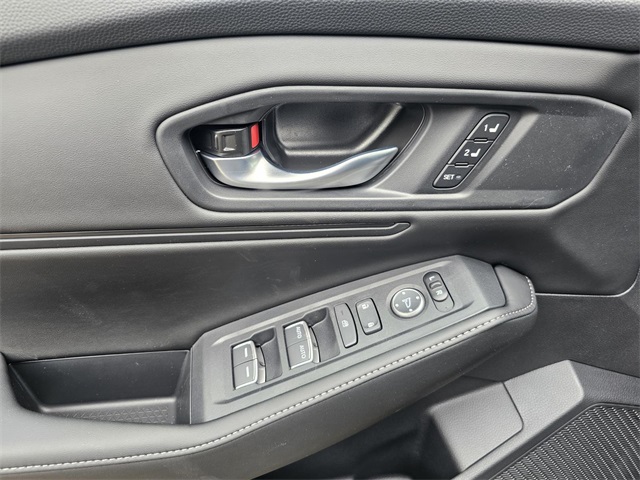2025 Honda Accord Hybrid Sport-L photo 11