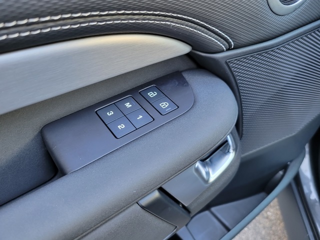 2024 Land Rover Discovery SE photo 31