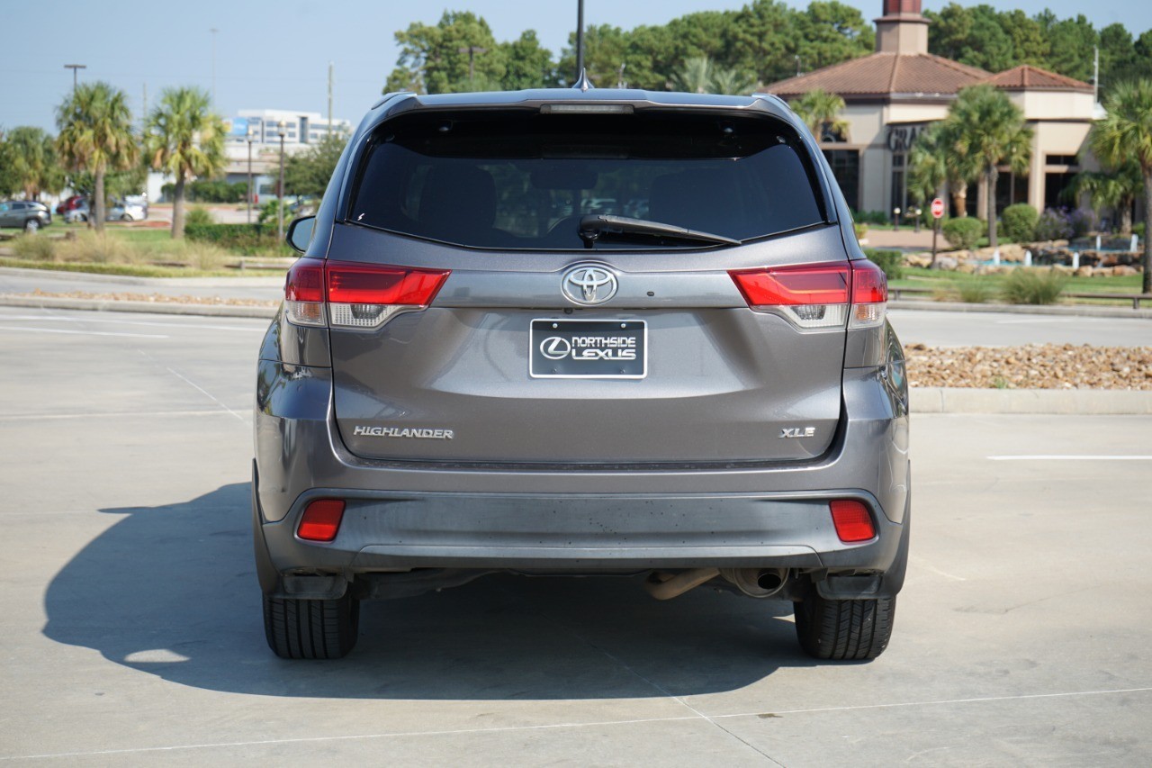 2017 Toyota Highlander SE XLE photo 6