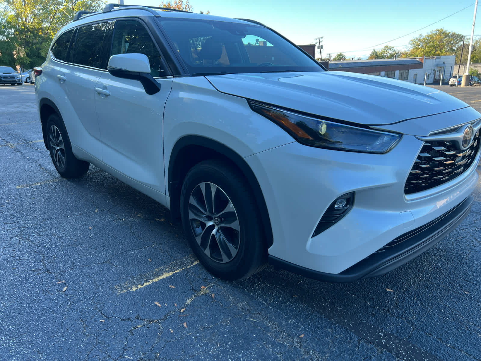 2022 Toyota Highlander XLE photo 2