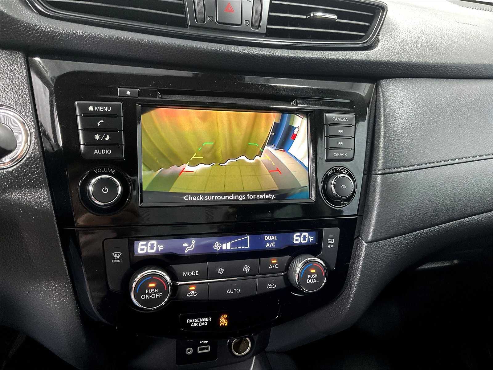 2019 Nissan Rogue SV photo 19