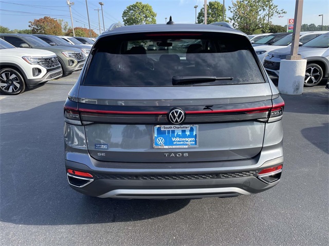 2025 Volkswagen Taos SE photo 5