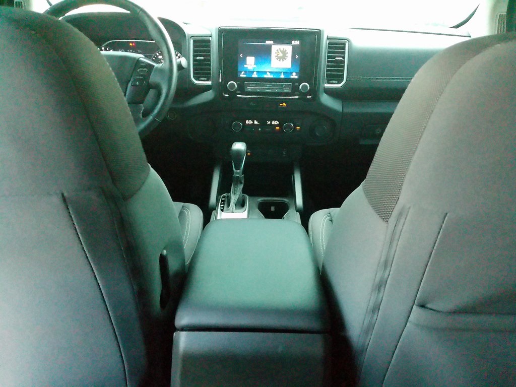 2024 Nissan Frontier SV photo 21