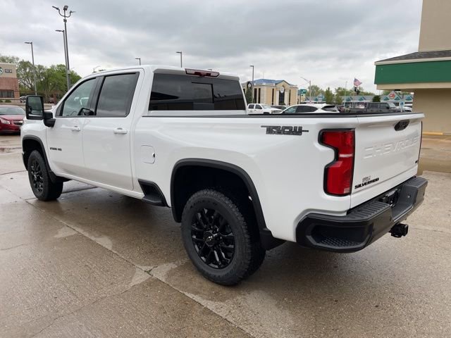 2025 Chevrolet Silverado 2500HD LTZ photo 3