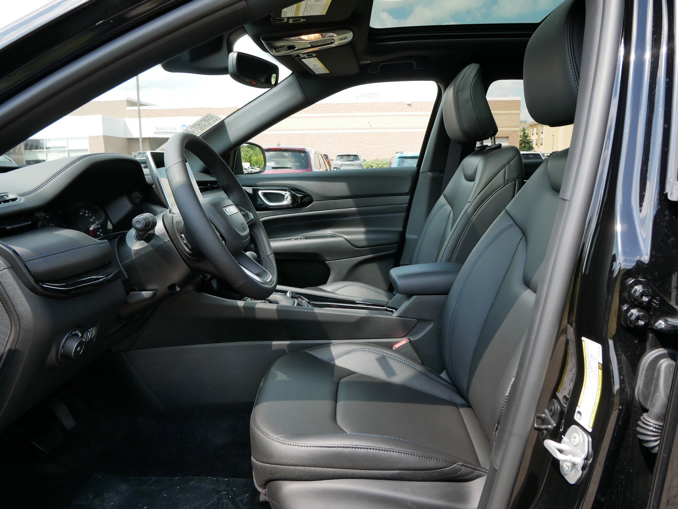 2025 Jeep Compass Limited photo 4