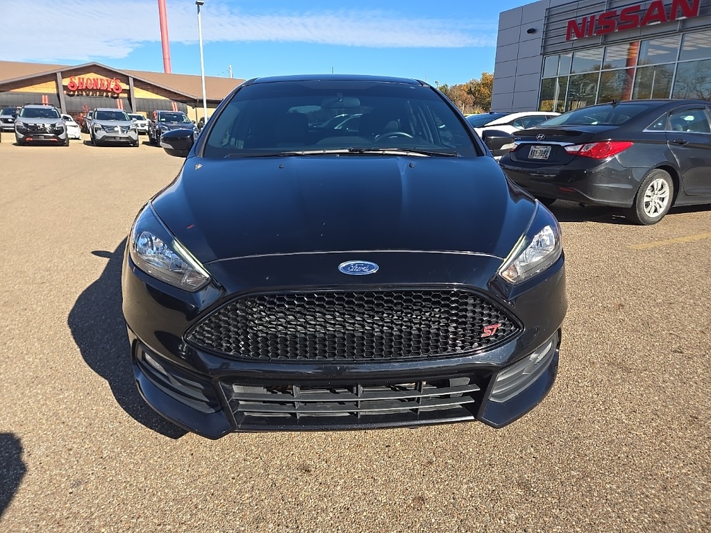 2018 Ford Focus ST photo 2