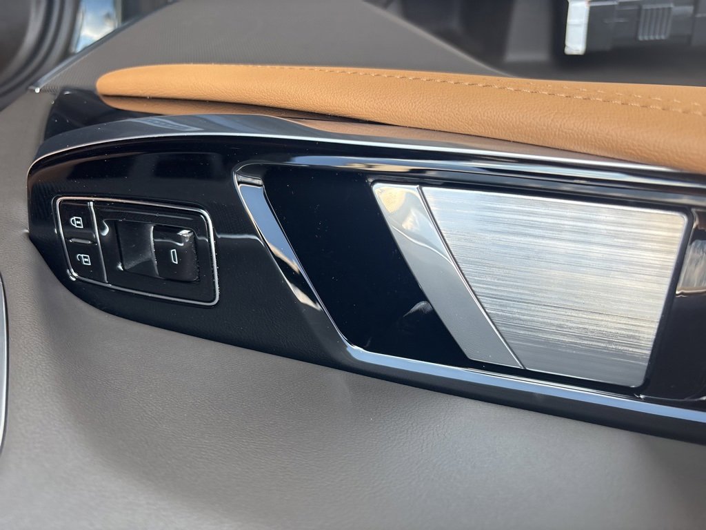 2025 Cadillac Escalade Premium Luxury photo 30