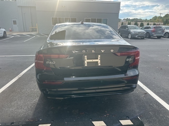 2025 Volvo S60 B5 Core photo 14