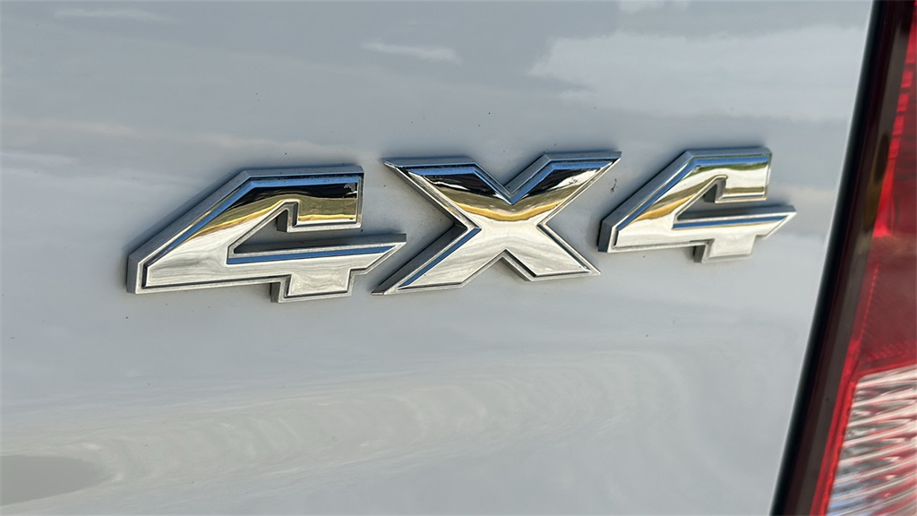 2024 Ram 1500 Classic SLT photo 10