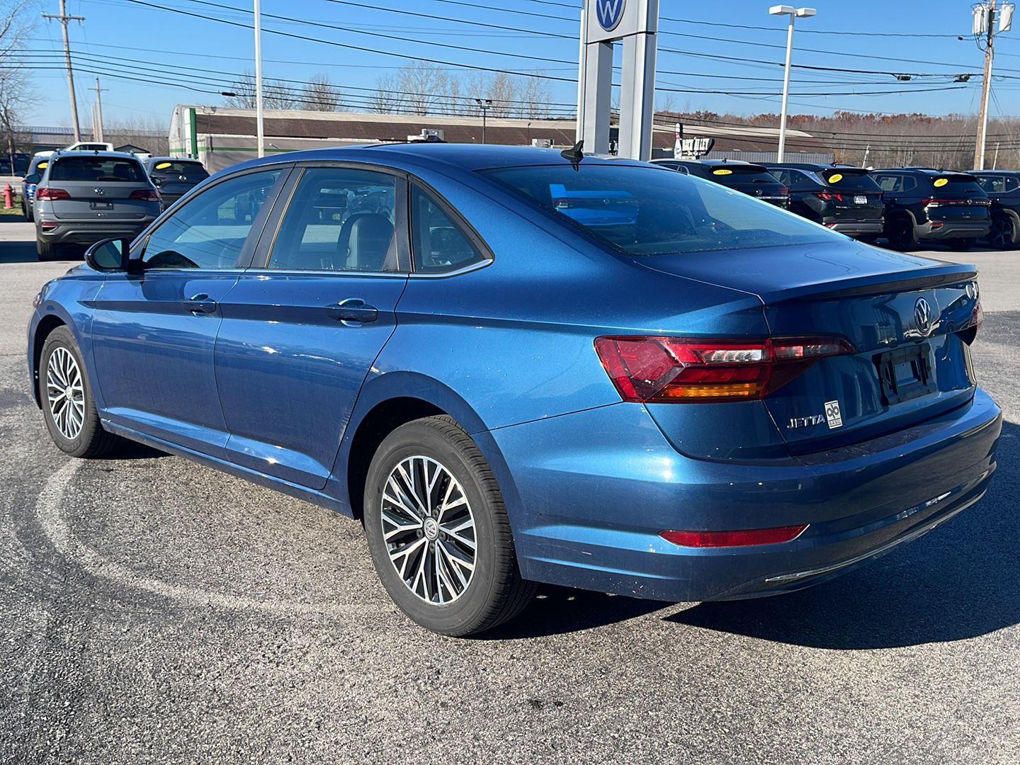 2019 Volkswagen Jetta SE photo 3
