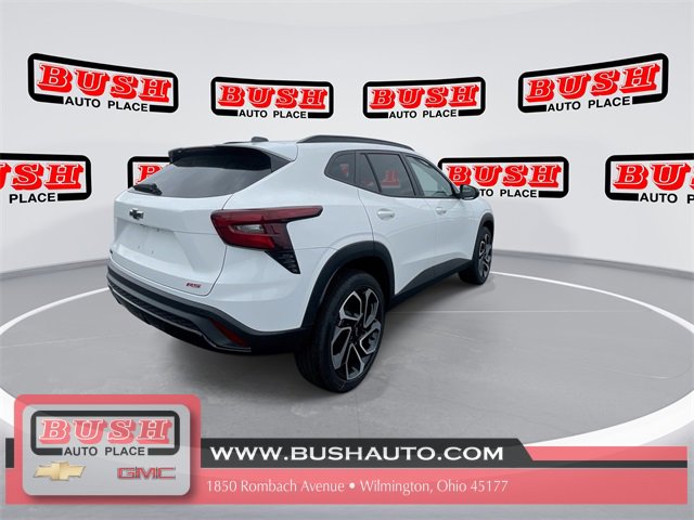 2025 Chevrolet Trax photo 2