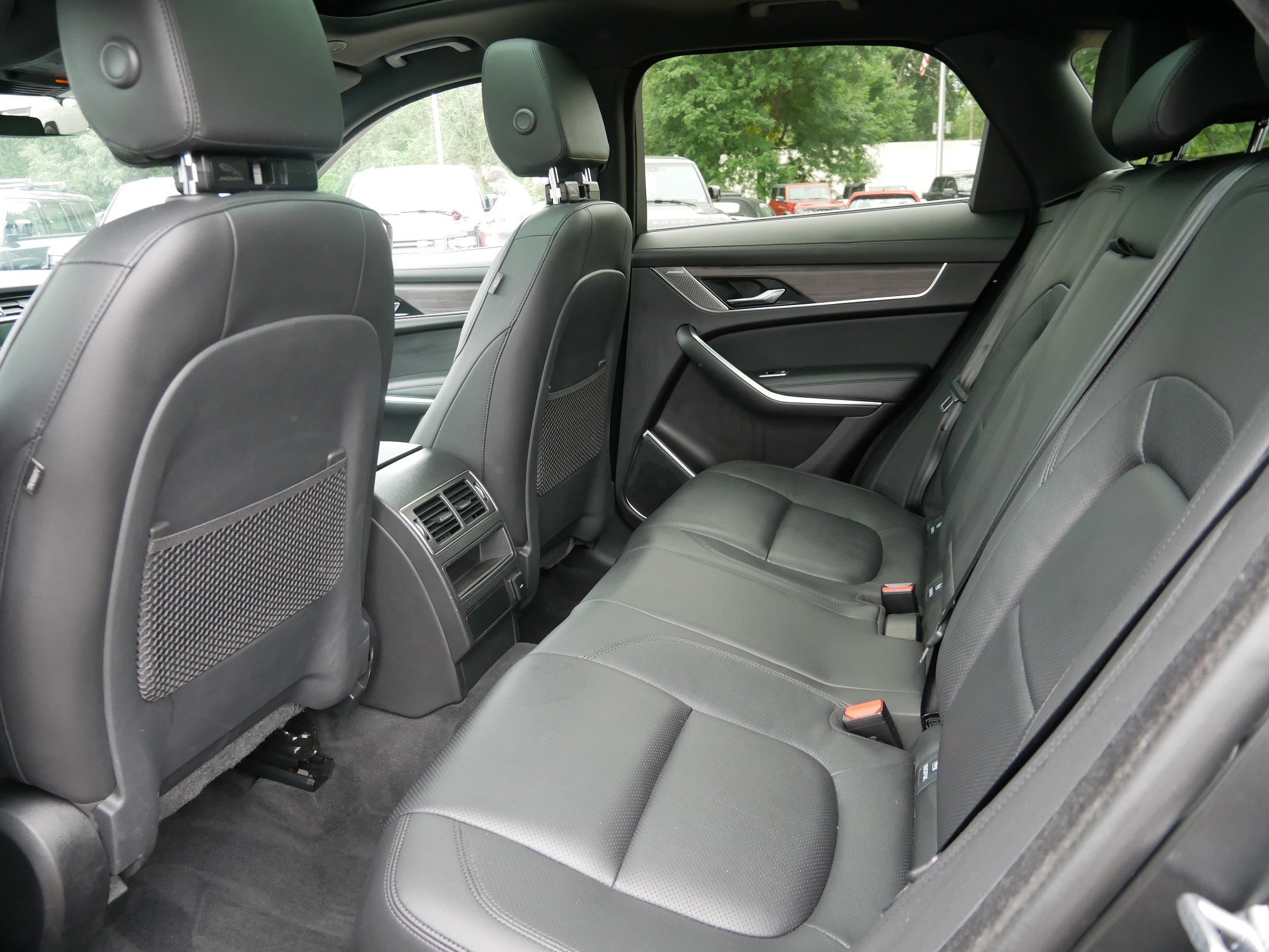 2023 Jaguar F-PACE P250 S photo 16
