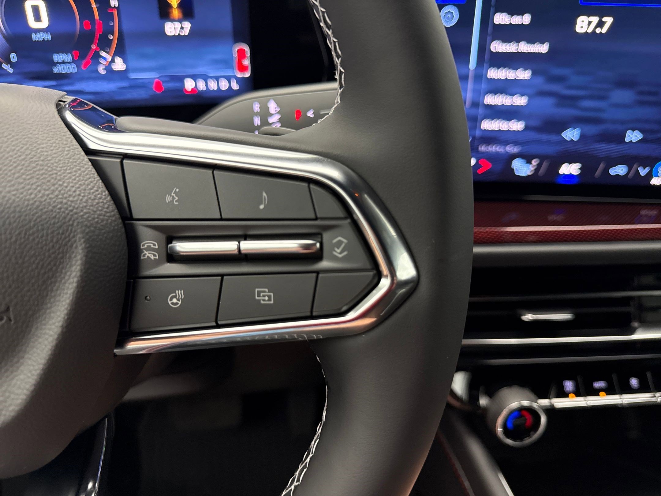 2026 Chevrolet Traverse Z71 photo 34