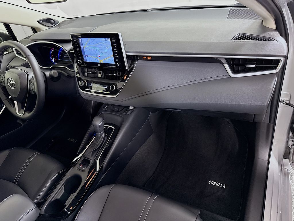 2022 Toyota Corolla XLE photo 28