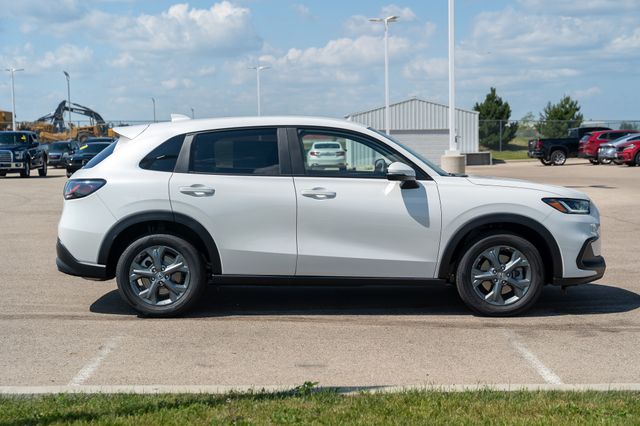 2026 Honda HR-V LX photo 8