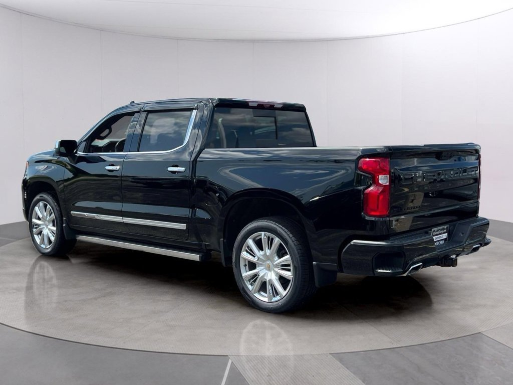 2022 Chevrolet Silverado 1500 High Country photo 3