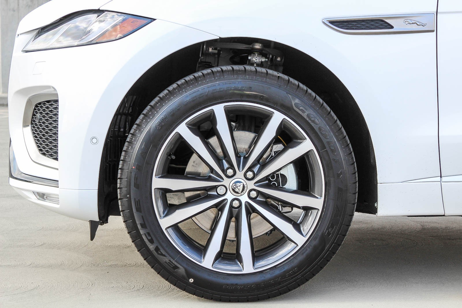 2024 Jaguar F-PACE P250 R-Dynamic S photo 7