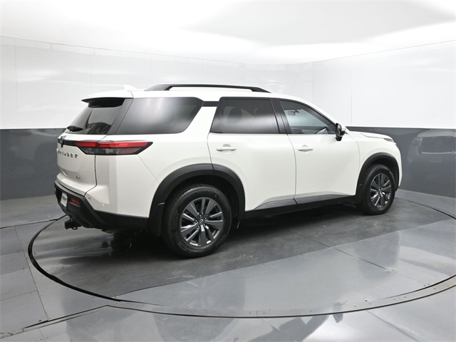 2022 Nissan Pathfinder SV photo 10