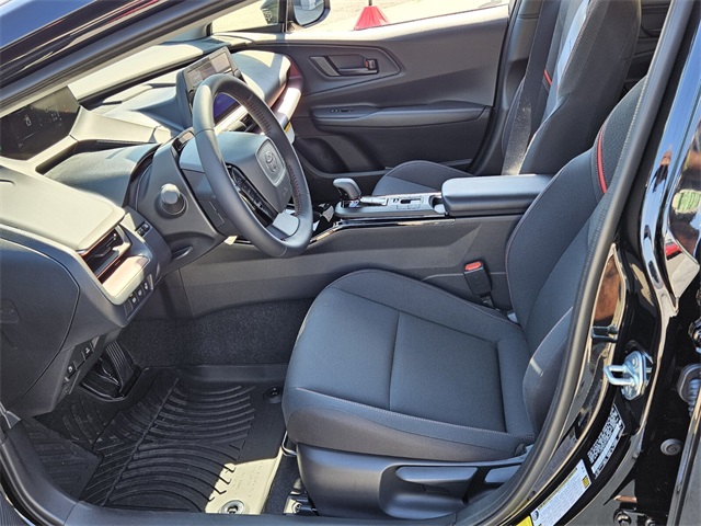 2026 Toyota Prius Plug-in Hybrid SE photo 3