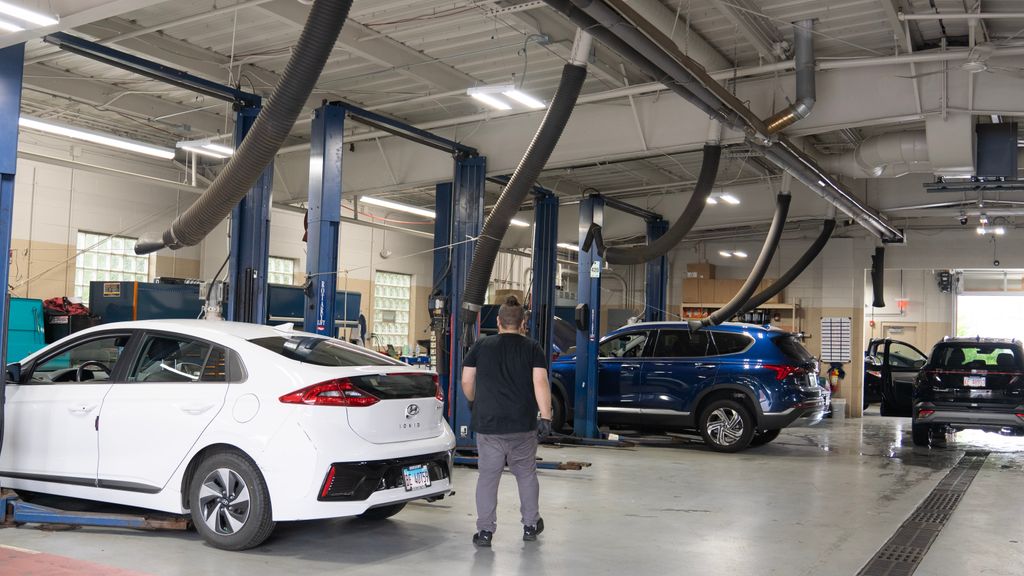 2023 Hyundai Kona SEL photo 3