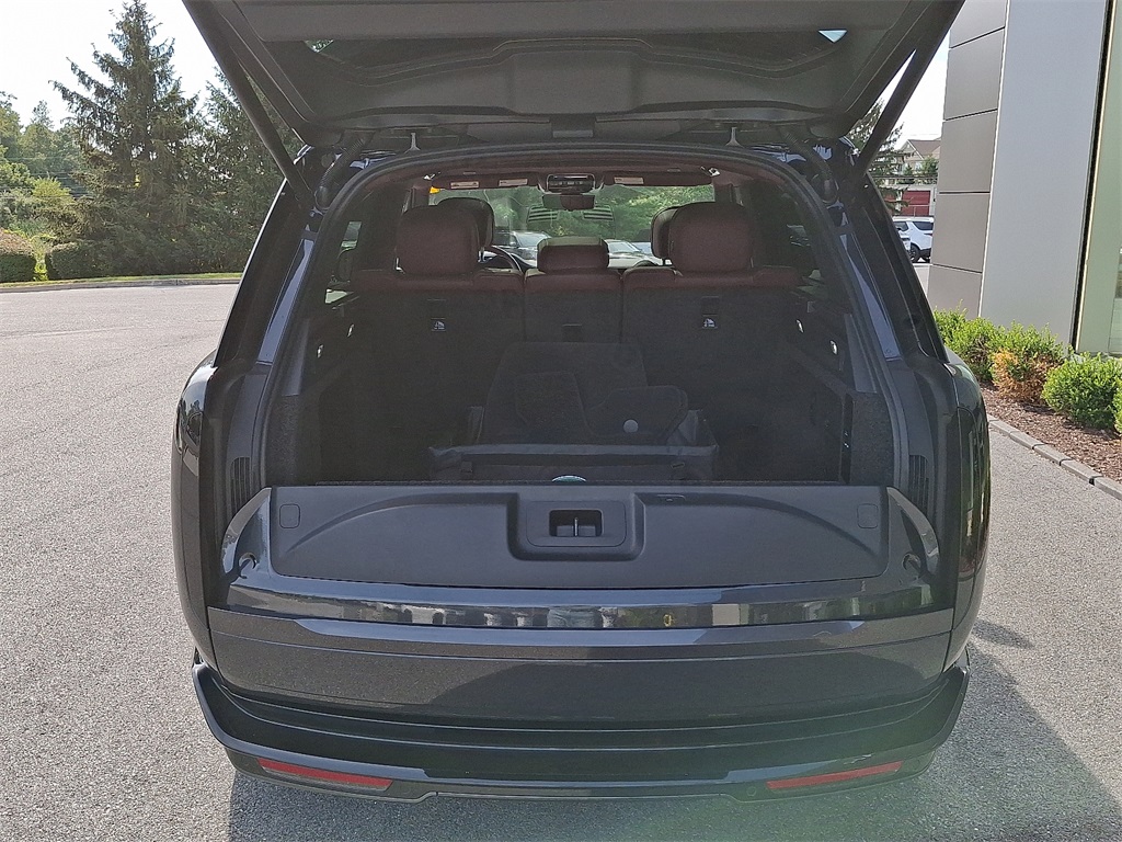 2025 Land Rover Range Rover SE photo 21
