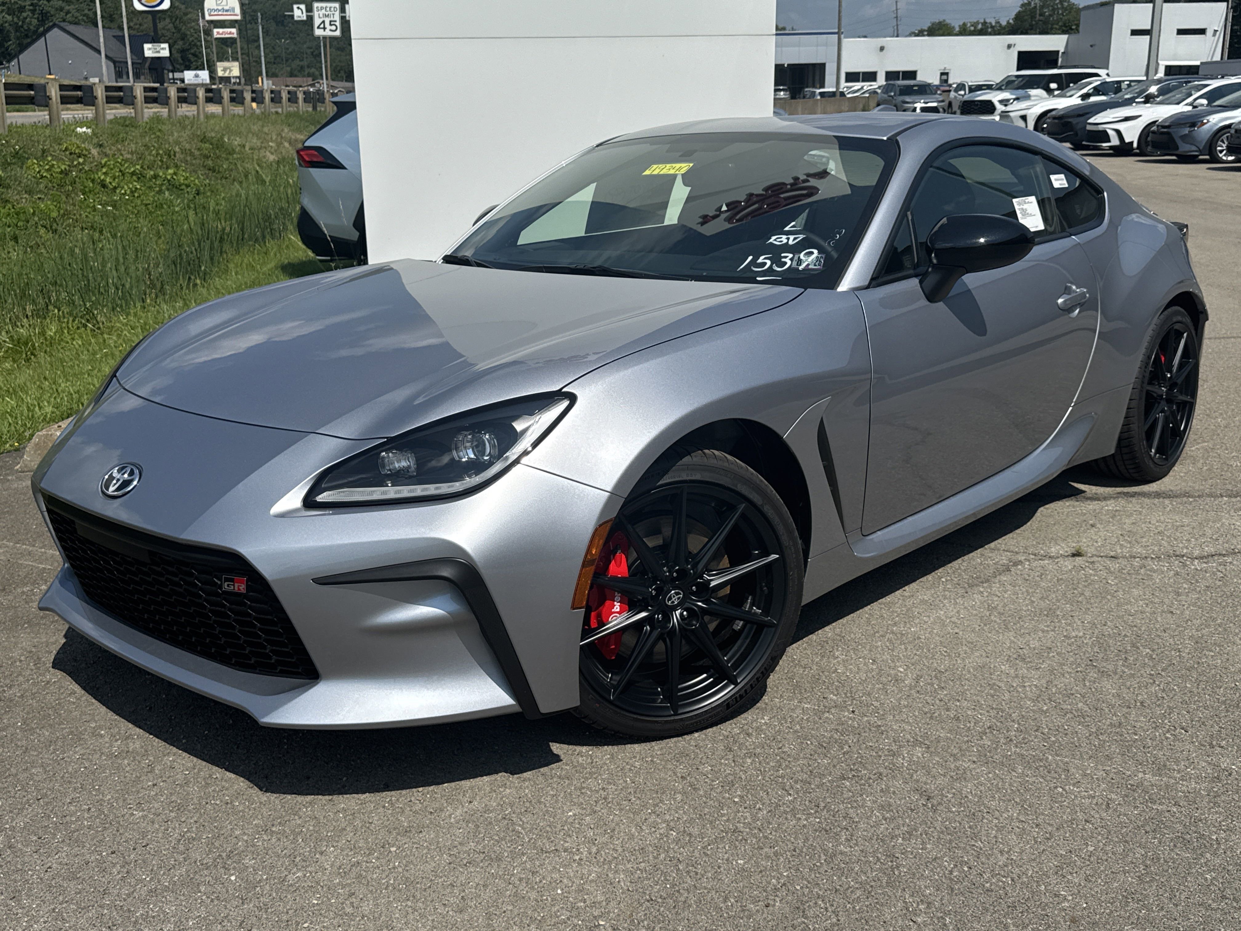 2025 Toyota GR86 Premium's photo